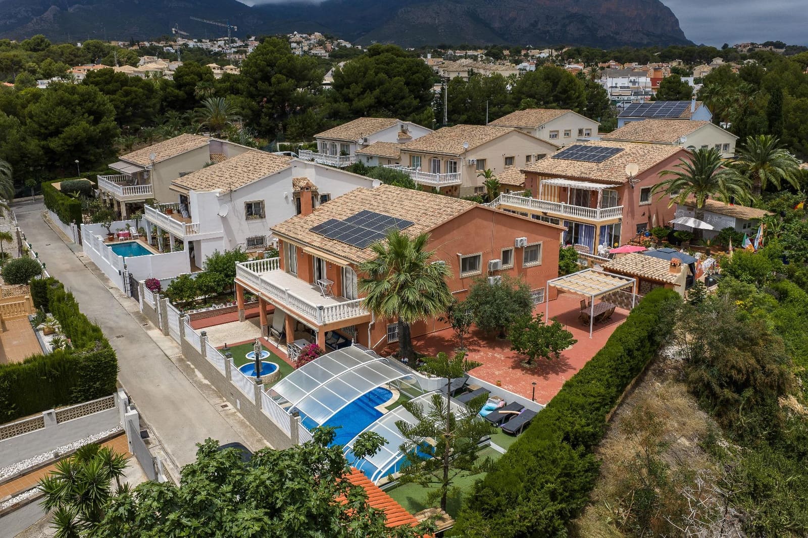5 chambre Villa/Maison à vendre à La Nucia avec piscine garage - 899 000 € (Ref: 9934167)