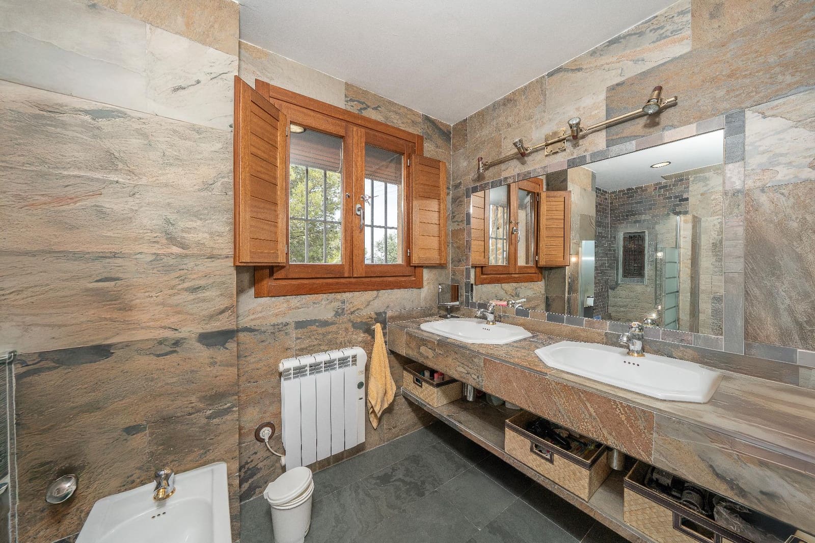 4 soveværelse Finca/Landehus til salg i Biar med garage - € 750.000 (Ref: 9936349)