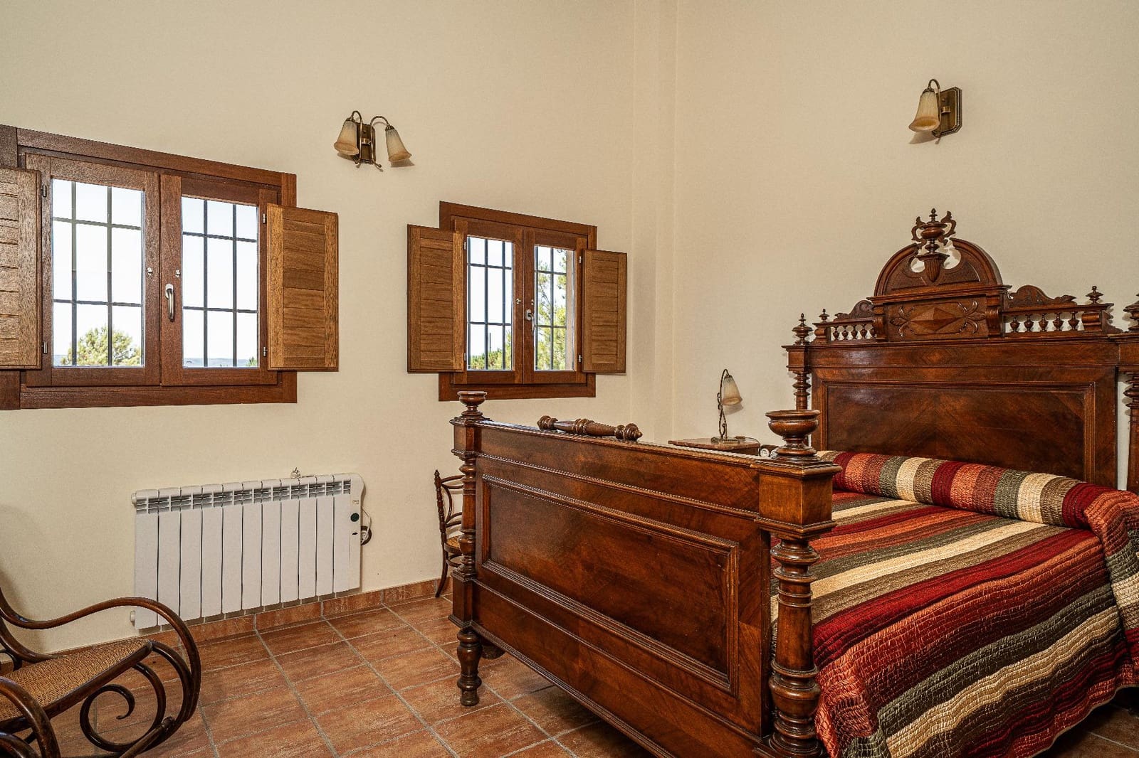 4 soveværelse Finca/Landehus til salg i Biar med garage - € 750.000 (Ref: 9936349)