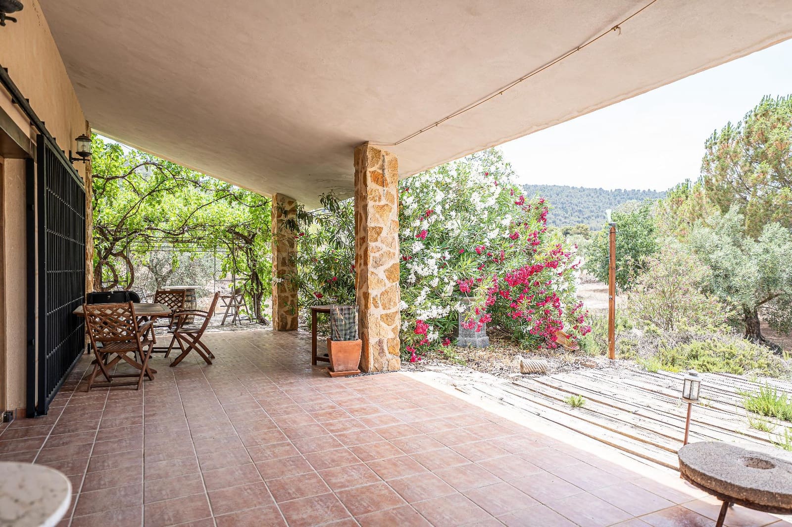 4 soveværelse Finca/Landehus til salg i Biar med garage - € 750.000 (Ref: 9936349)
