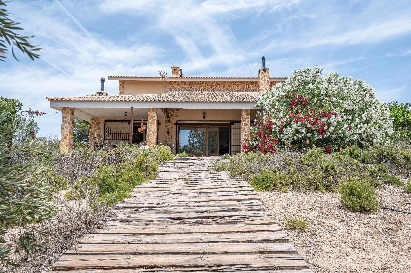 4 soveværelse Finca/Landehus til salg i Biar med garage - € 750.000 (Ref: 9936349)