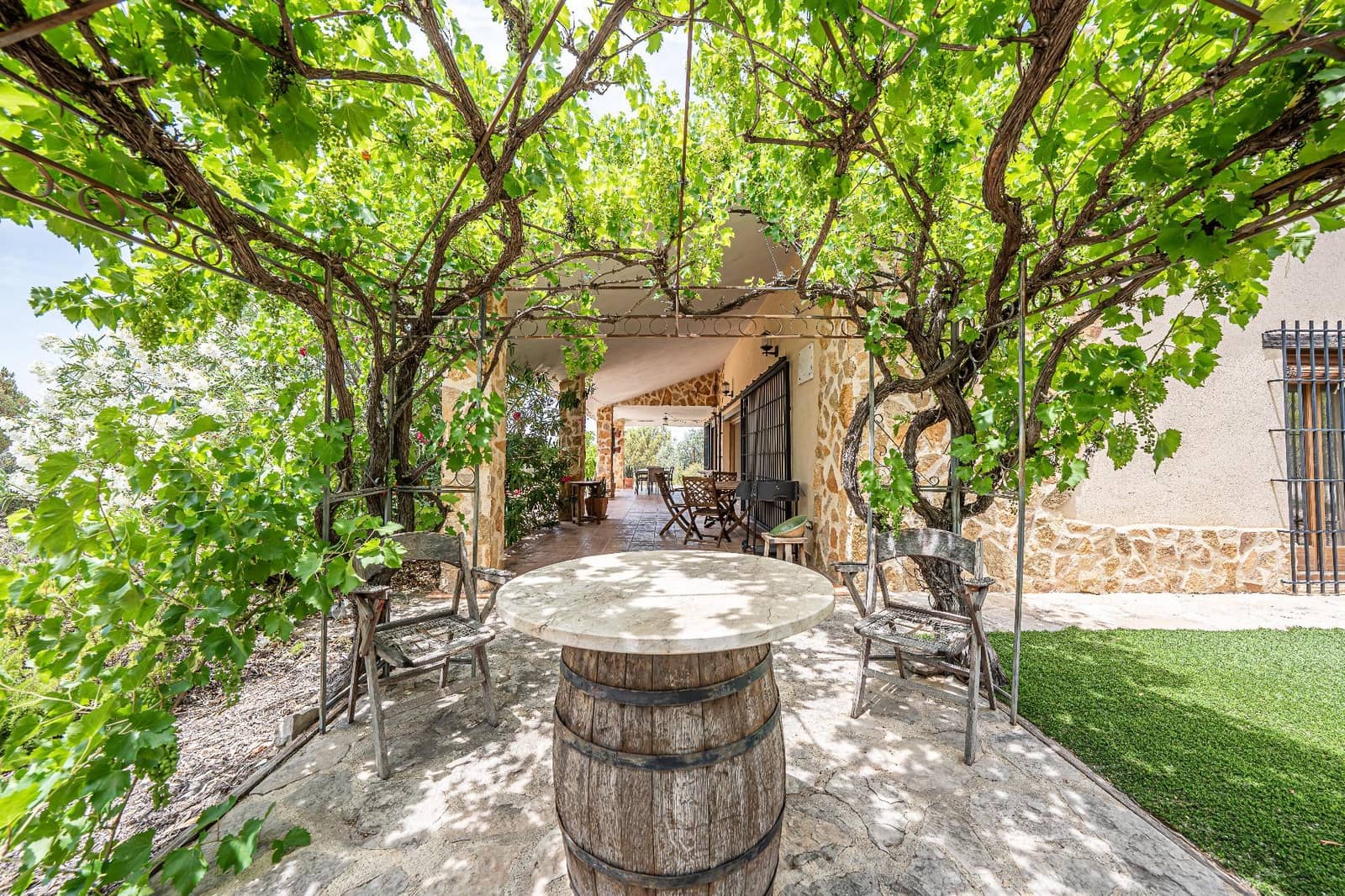 4 soveværelse Finca/Landehus til salg i Biar med garage - € 750.000 (Ref: 9936349)