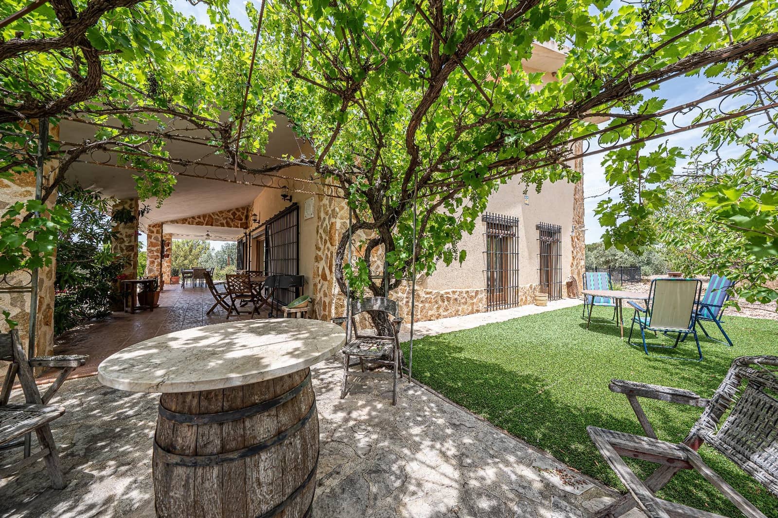 4 soveværelse Finca/Landehus til salg i Biar med garage - € 750.000 (Ref: 9936349)