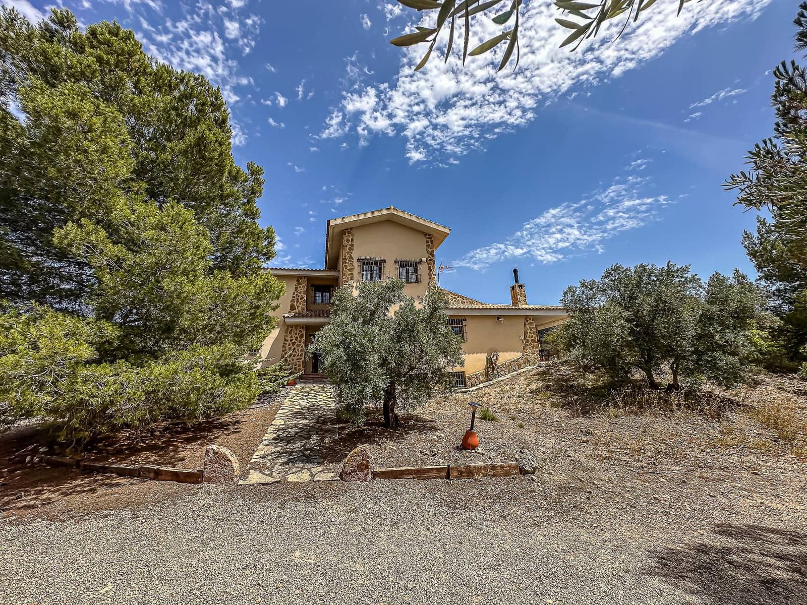 4 soveværelse Finca/Landehus til salg i Biar med garage - € 750.000 (Ref: 9936349)