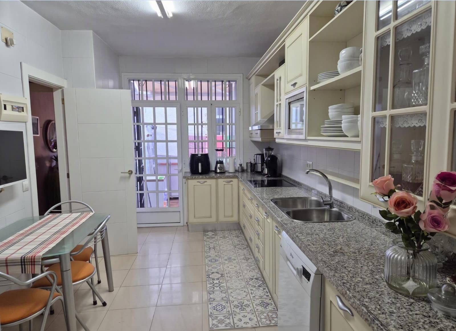 3 soveværelse Semi-Rækkehus til salg i El Puerto de Santa Maria med swimmingpool - € 579.000 (Ref: 9939921)