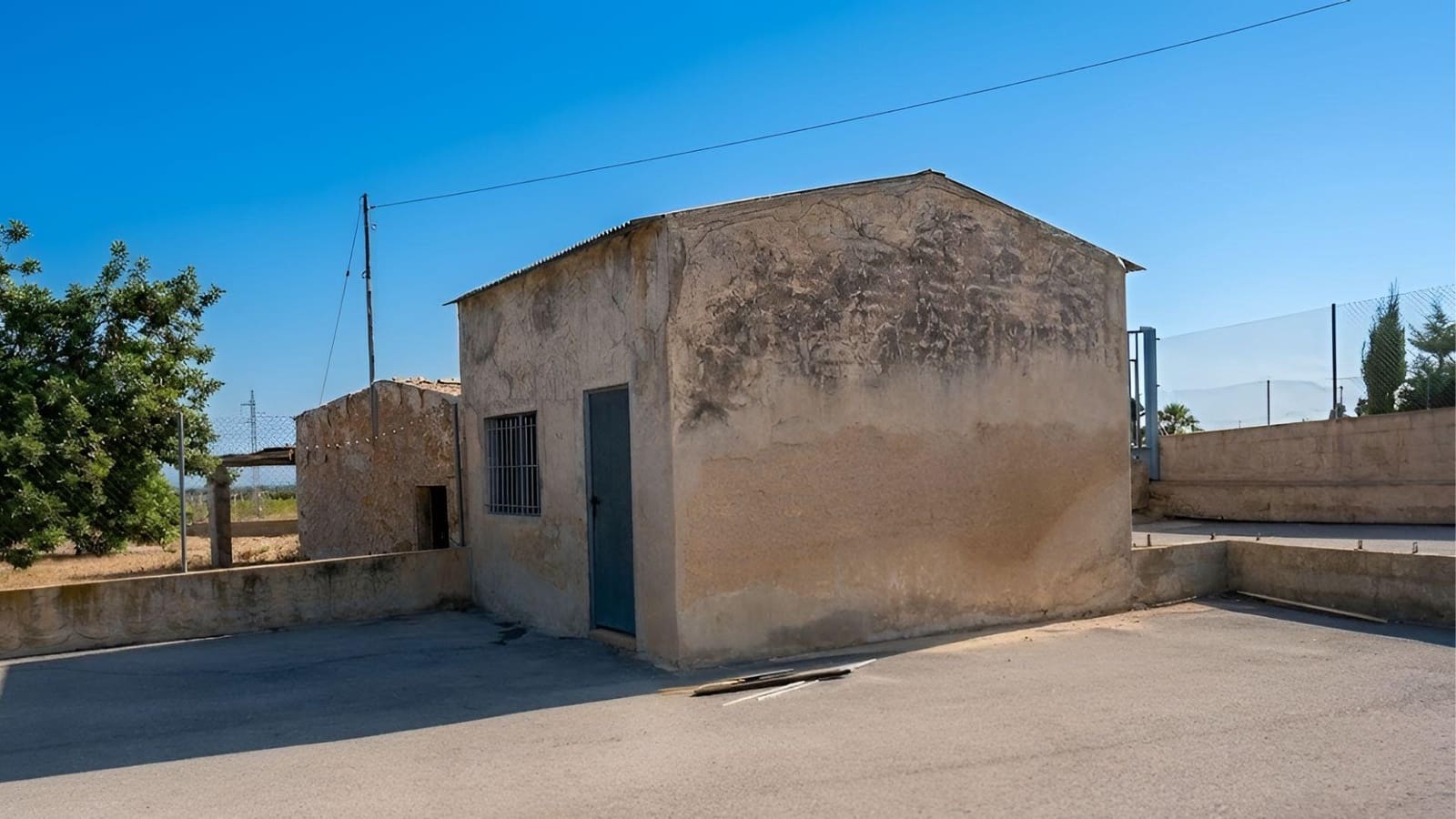 Business for sale in Matola with garage - € 309,900 (Ref: 9945662)