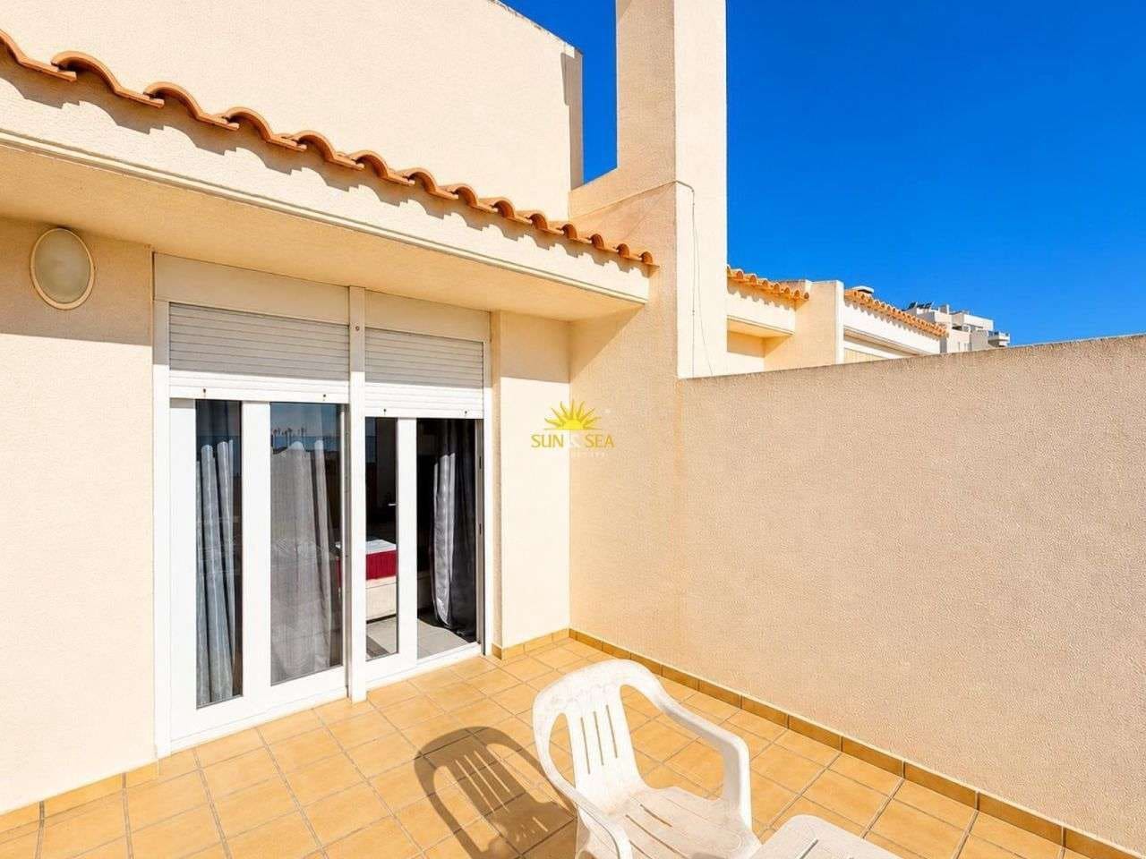 4 chambre Penthouse à vendre à La Mata avec piscine garage - 420 000 € (Ref: 9945663)