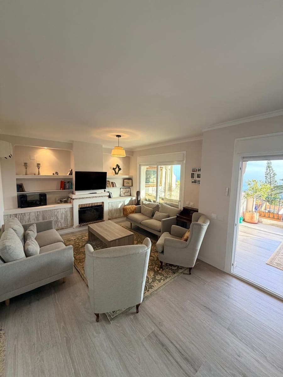 3 soveværelse Semi-Rækkehus til salg i Altea med garage - € 650.000 (Ref: 9945668)
