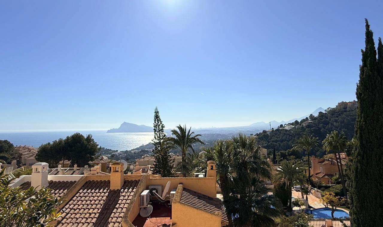 3 soveværelse Semi-Rækkehus til salg i Altea med garage - € 650.000 (Ref: 9945668)