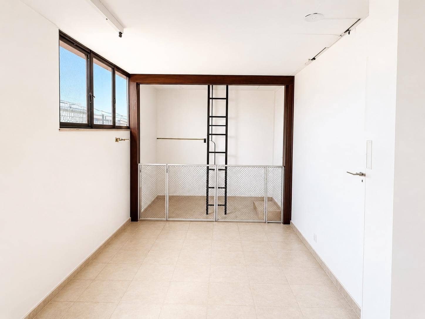 Företag till salu i Almansa - 250 000 € (Ref: 9949738)