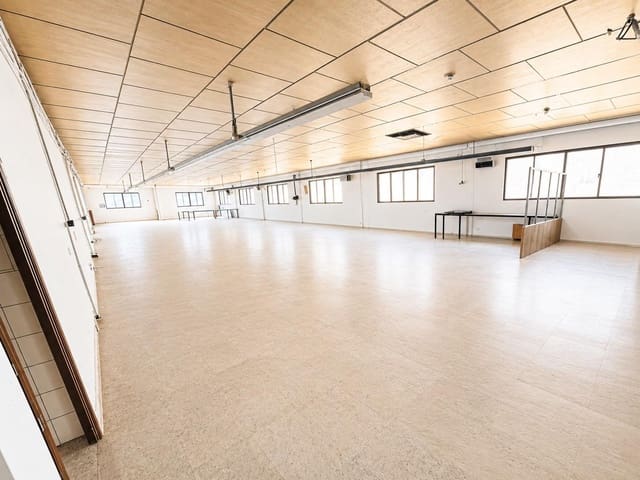 Företag till salu i Almansa - 250 000 € (Ref: 9949738)