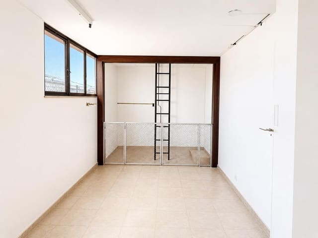 Företag till salu i Almansa - 250 000 € (Ref: 9949738)