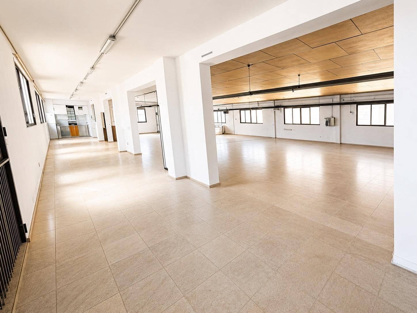 Företag till salu i Almansa - 250 000 € (Ref: 9949738)