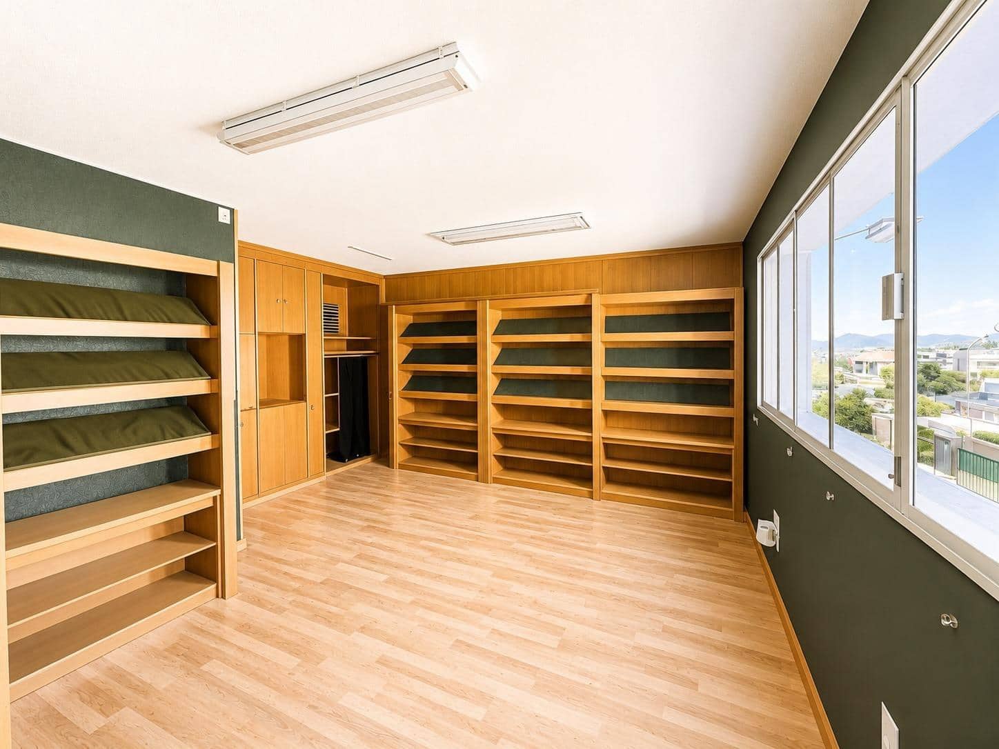 Företag till salu i Almansa - 250 000 € (Ref: 9949738)