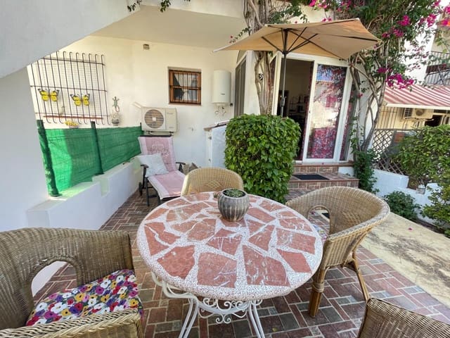 2 soverom Rekkehus til salgs i Los Balcones med svømmebasseng - € 165 000 (Ref: 9949742)