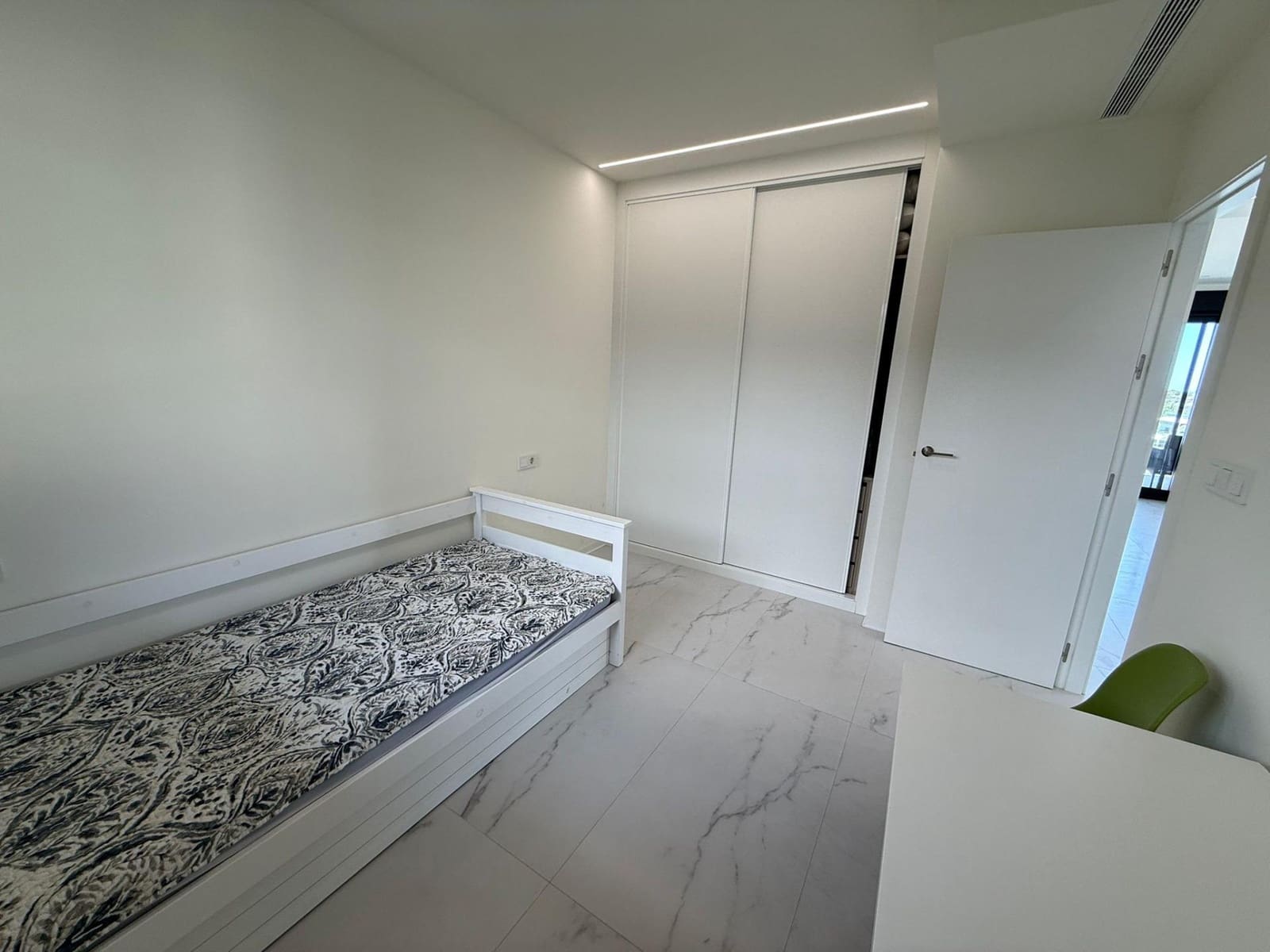 2 bedroom Apartment for rent in Finestrat with pool - € 1,650 (Ref: 9959756)