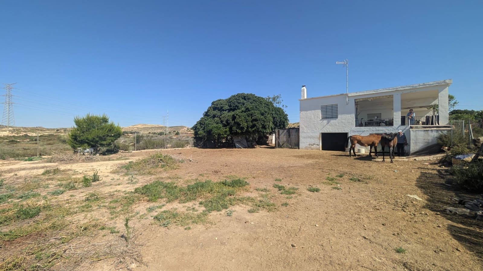 4 slaapkamer Villa te koop in Elche / Elx met garage - € 220.000 (Ref: 9966614)