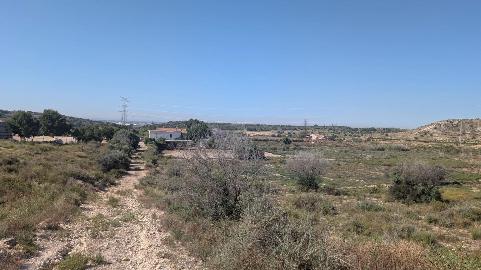 4 slaapkamer Villa te koop in Elche / Elx met garage - € 220.000 (Ref: 9966614)