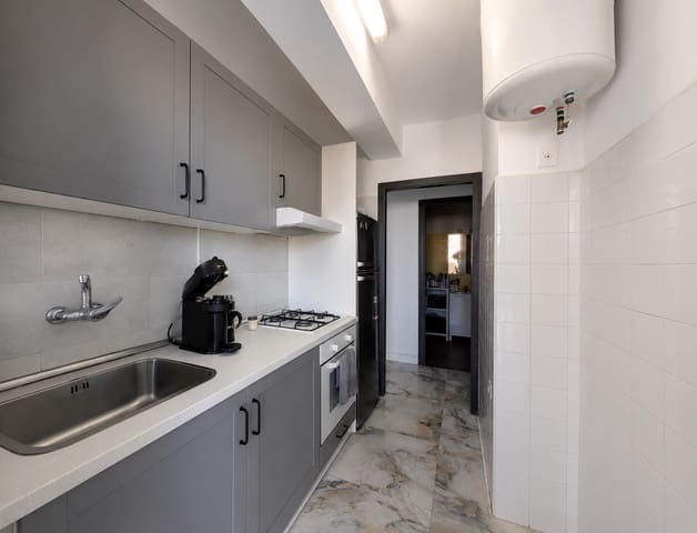 2 soveværelse Lejlighed til salg i Alicante by med garage - € 290.000 (Ref: 9973290)