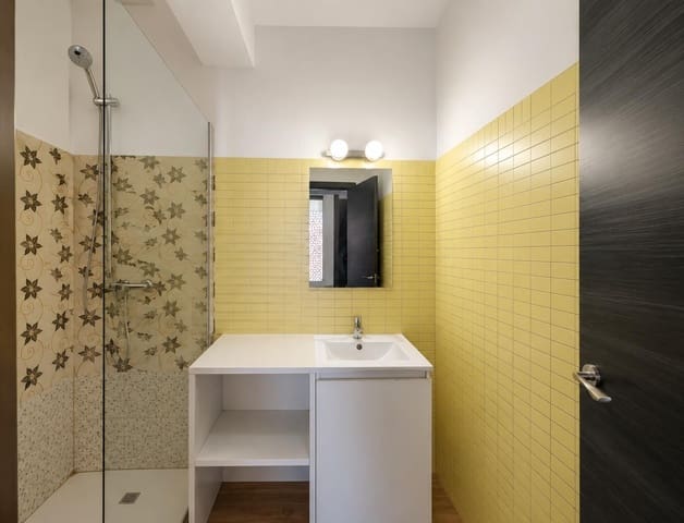 2 soveværelse Lejlighed til salg i Alicante by med garage - € 290.000 (Ref: 9973290)