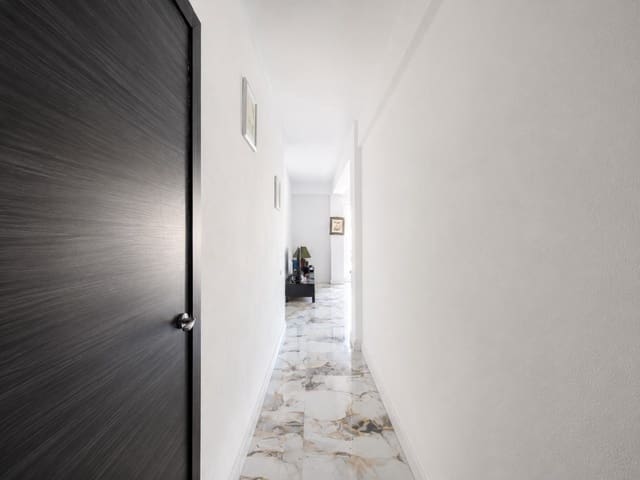 2 soveværelse Lejlighed til salg i Alicante by med garage - € 290.000 (Ref: 9973290)
