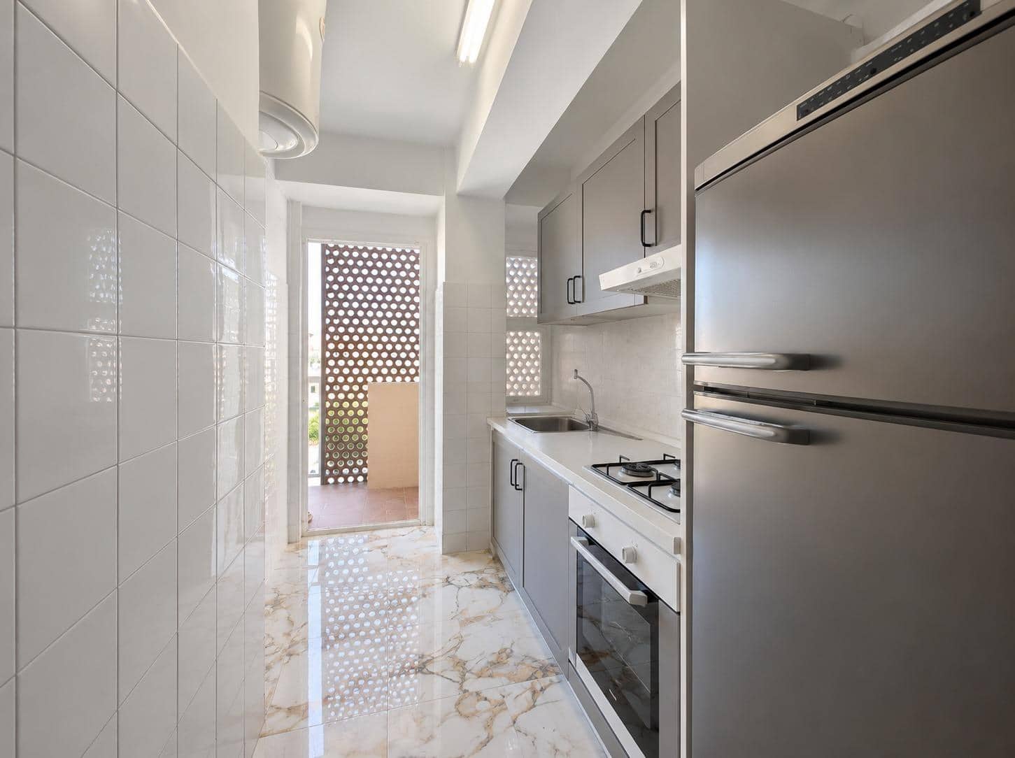 2 soveværelse Lejlighed til salg i Alicante by med garage - € 290.000 (Ref: 9973290)