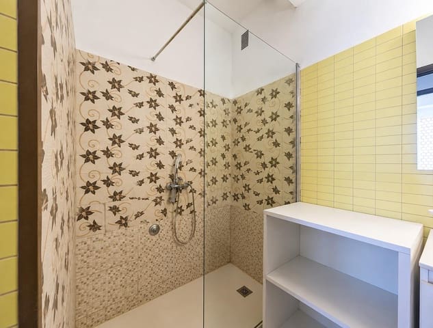 2 soveværelse Lejlighed til salg i Alicante by med garage - € 290.000 (Ref: 9973290)
