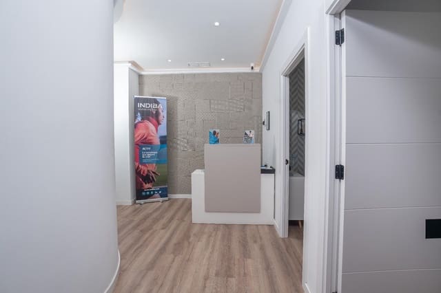 4 slaapkamer Commercieel te koop in Alicante stad - € 265.000 (Ref: 9979122)
