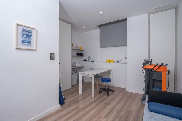 4 slaapkamer Commercieel te koop in Alicante stad - € 265.000 (Ref: 9979122)