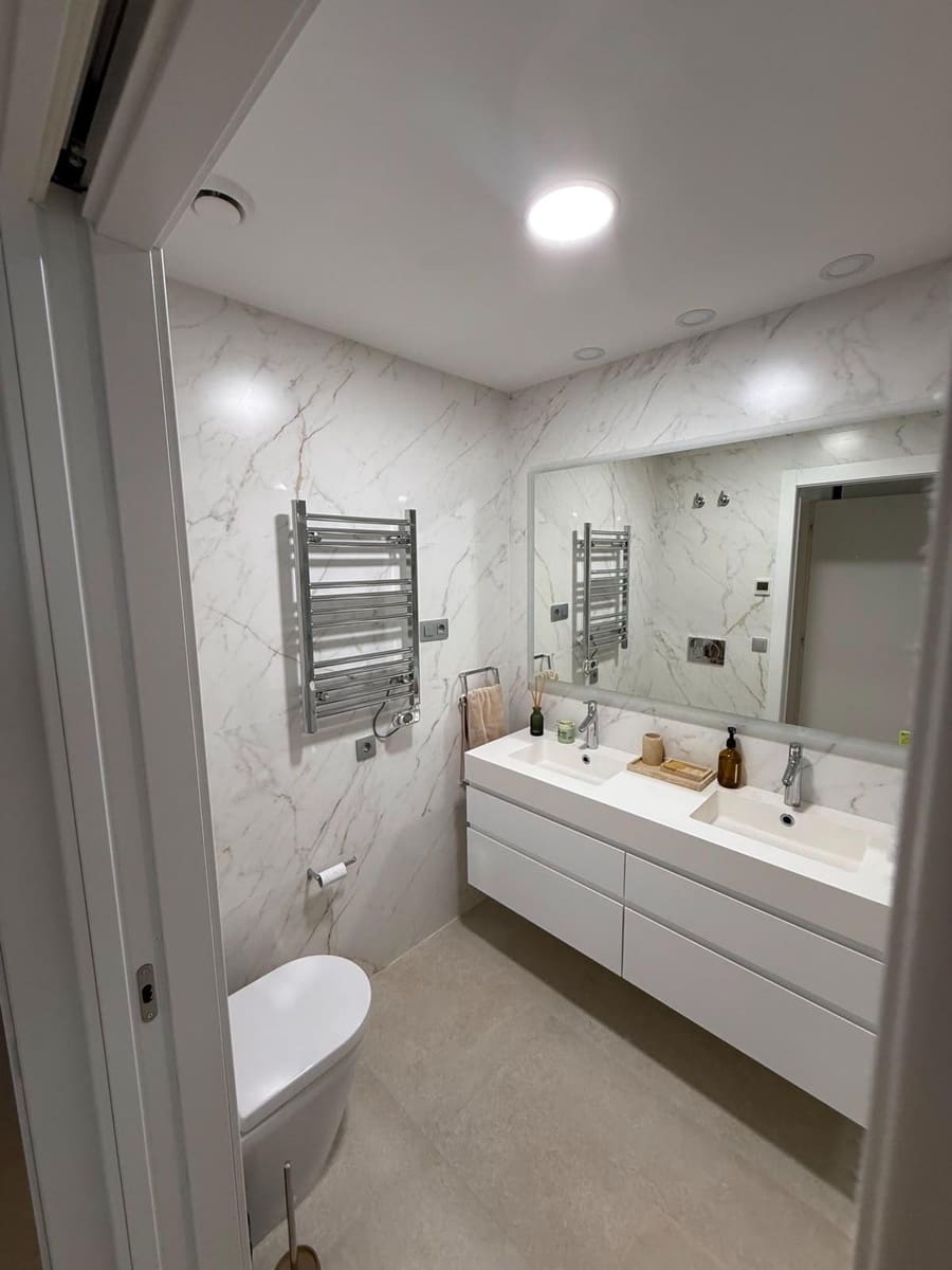 2 bedroom Apartment for rent in Benidorm with pool garage - € 6,250 (Ref: 9979786)