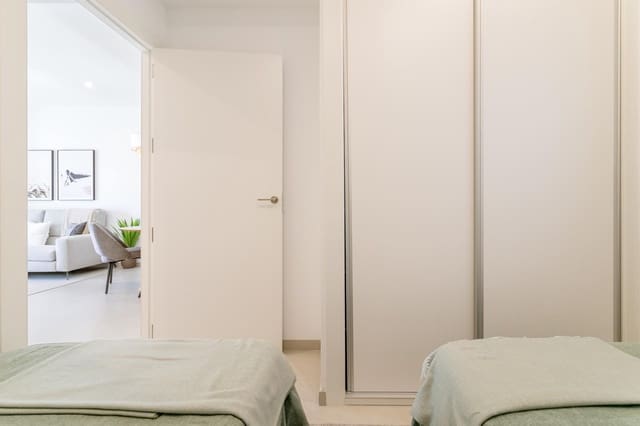 2 soverom Leilighet til salgs i Torreblanca, Torrevieja med svømmebasseng garasje - € 305 000 (Ref: 9982952)