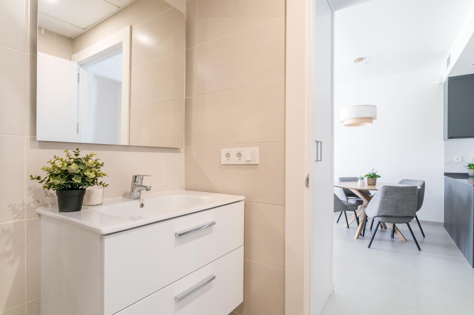 2 soverom Leilighet til salgs i Torrevieja med svømmebasseng garasje - € 305 000 (Ref: 9982952)