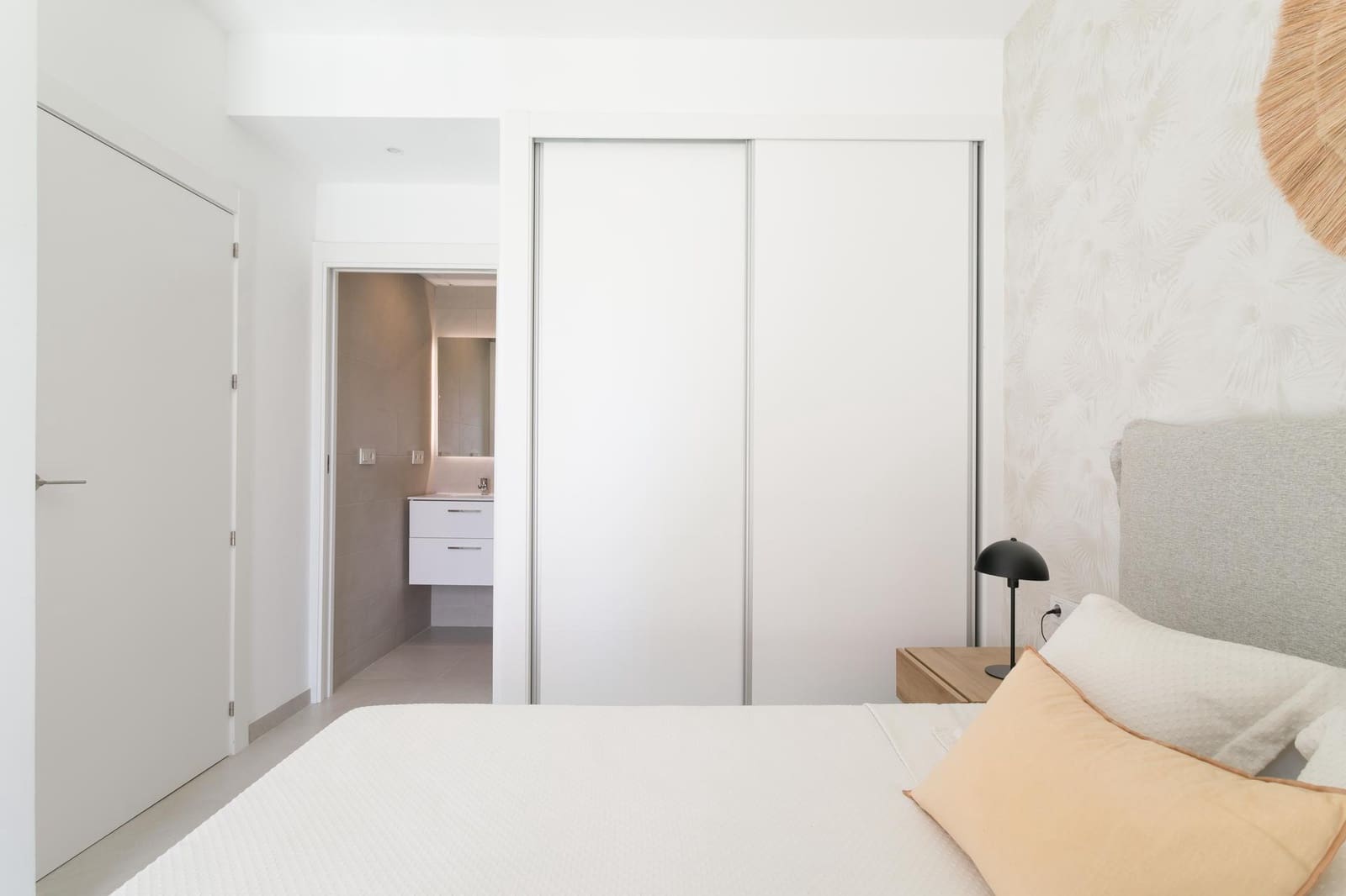 2 soverom Leilighet til salgs i Torrevieja med svømmebasseng garasje - € 305 000 (Ref: 9982952)