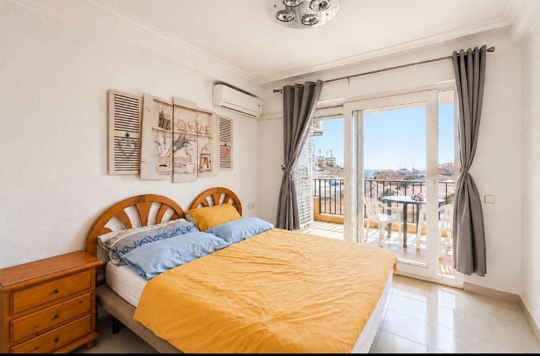 4 bedroom Penthouse for sale in Torrevieja with pool garage - € 420,000 (Ref: 9984972)