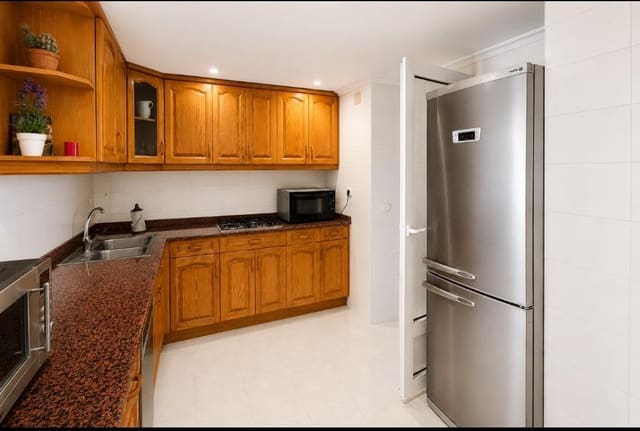 4 bedroom Penthouse for sale in Torrevieja with pool garage - € 420,000 (Ref: 9984972)