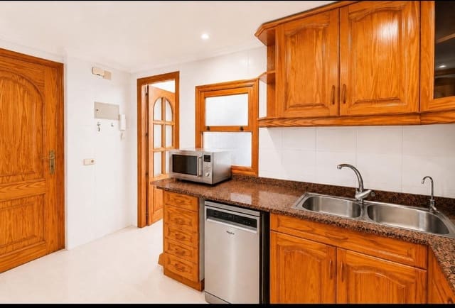 4 bedroom Penthouse for sale in Torrevieja with pool garage - € 420,000 (Ref: 9984972)
