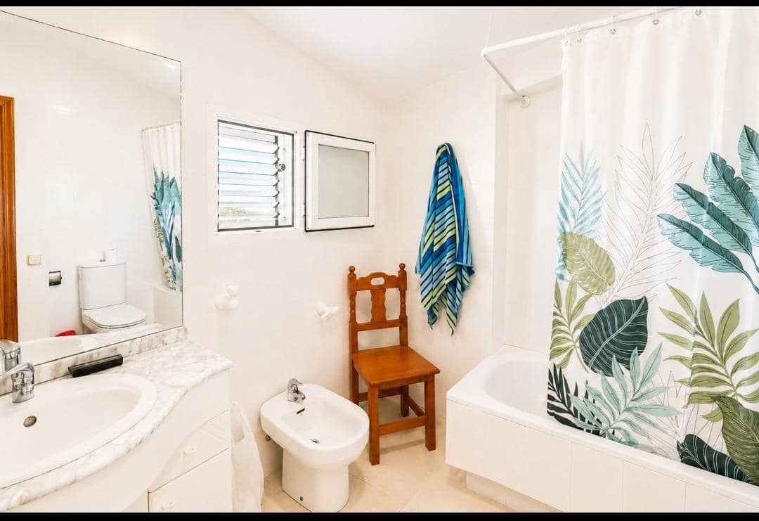 4 bedroom Penthouse for sale in Torrevieja with pool garage - € 420,000 (Ref: 9984972)