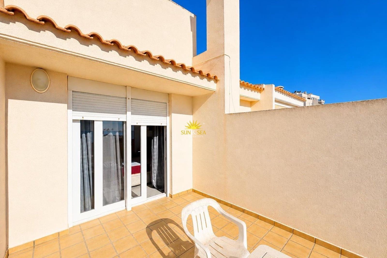 4 bedroom Penthouse for sale in Torrevieja with pool garage - € 420,000 (Ref: 9984972)