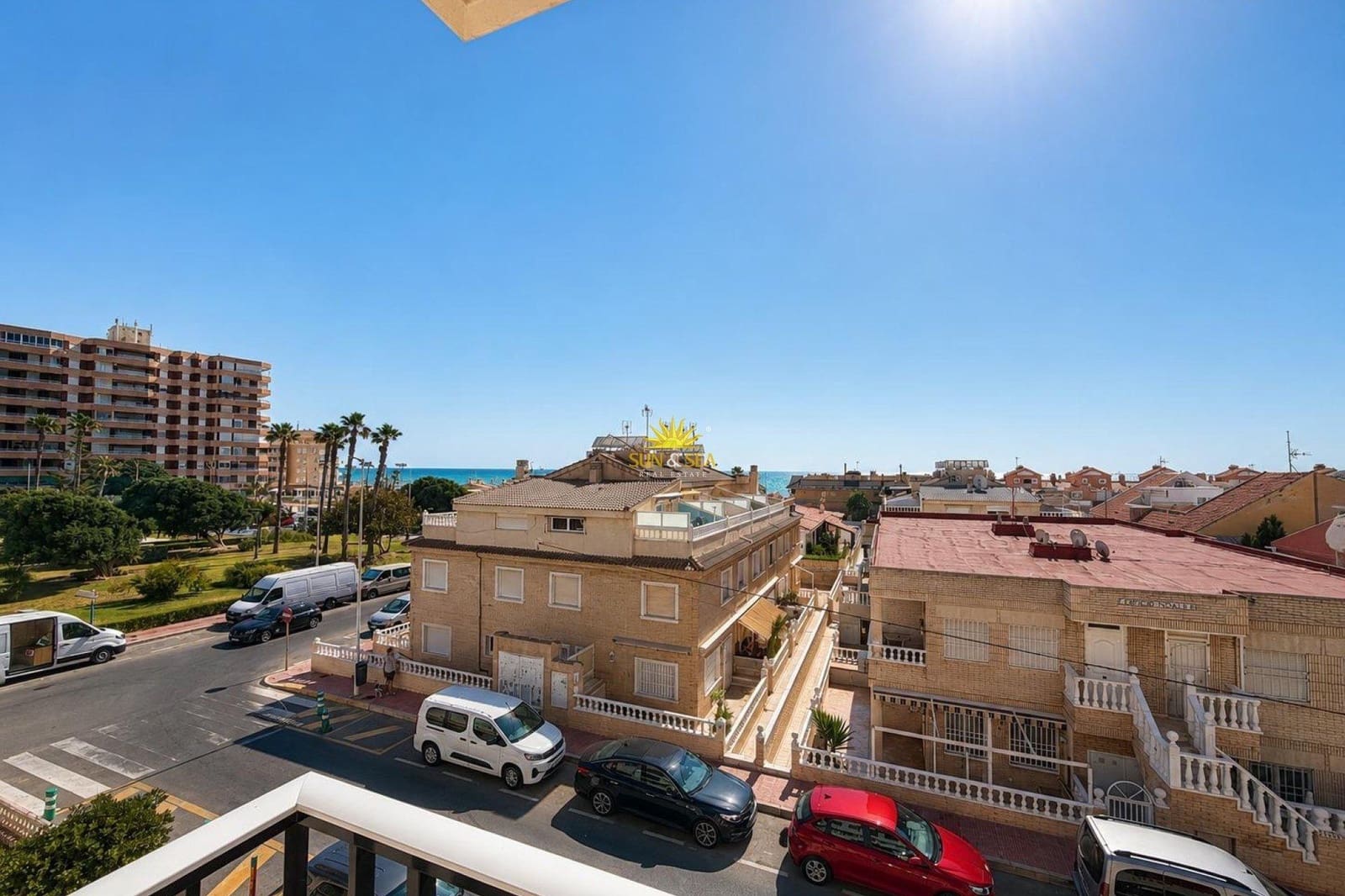 4 bedroom Penthouse for sale in Torrevieja with pool garage - € 420,000 (Ref: 9984972)