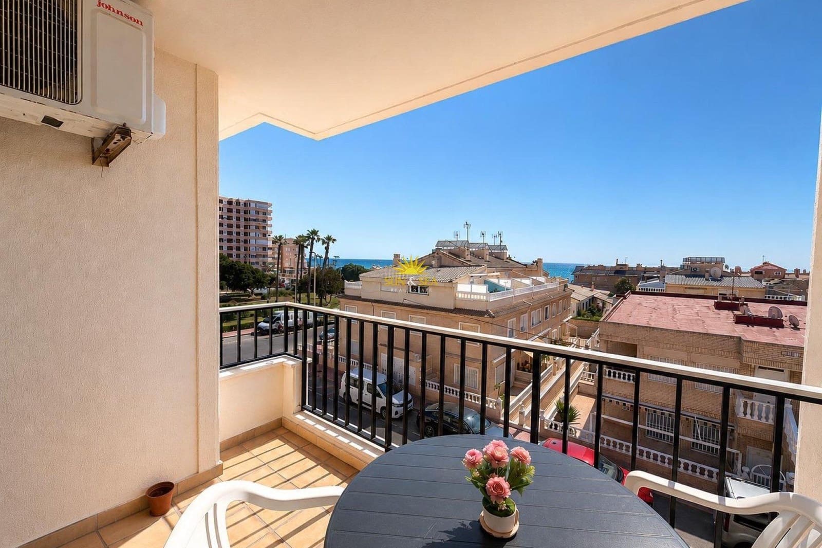 4 bedroom Penthouse for sale in Torrevieja with pool garage - € 420,000 (Ref: 9984972)