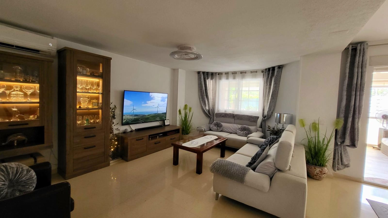 5 makuuhuone Rivitalo myytävänä paikassa San Juan de Alicante / Sant Joan d'Alacant mukana uima-altaan 
autotalli - 596 000 € (Ref: 9984973)