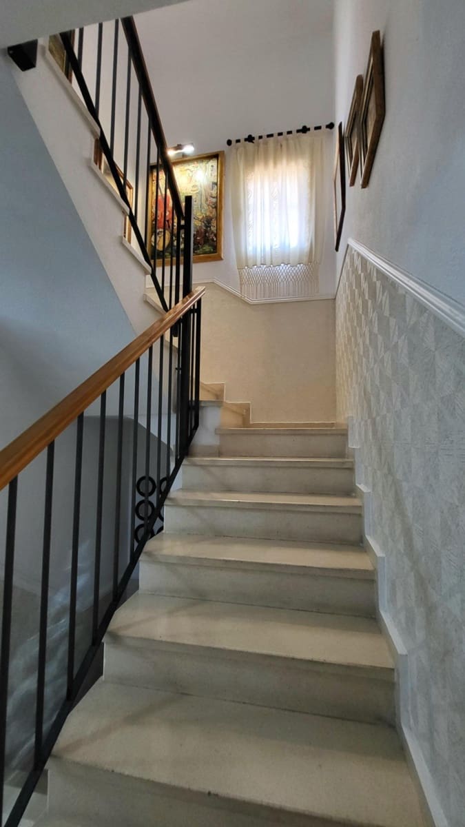 5 makuuhuone Rivitalo myytävänä paikassa San Juan de Alicante / Sant Joan d'Alacant mukana uima-altaan 
autotalli - 596 000 € (Ref: 9984973)