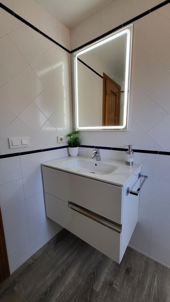 5 makuuhuone Rivitalo myytävänä paikassa San Juan de Alicante / Sant Joan d'Alacant mukana uima-altaan 
autotalli - 596 000 € (Ref: 9984973)