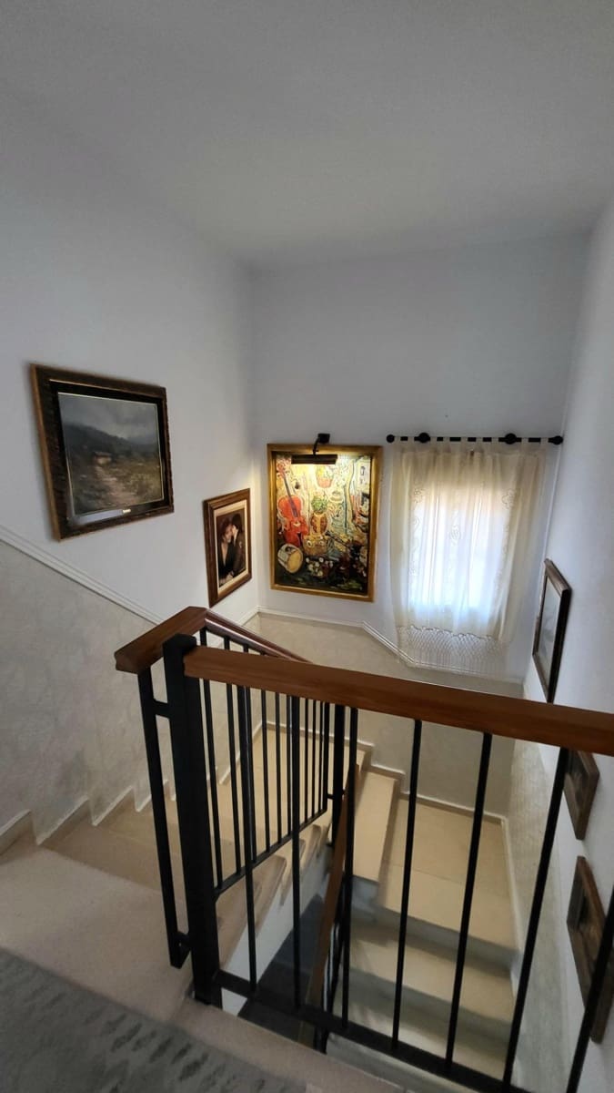 5 makuuhuone Rivitalo myytävänä paikassa San Juan de Alicante / Sant Joan d'Alacant mukana uima-altaan 
autotalli - 596 000 € (Ref: 9984973)