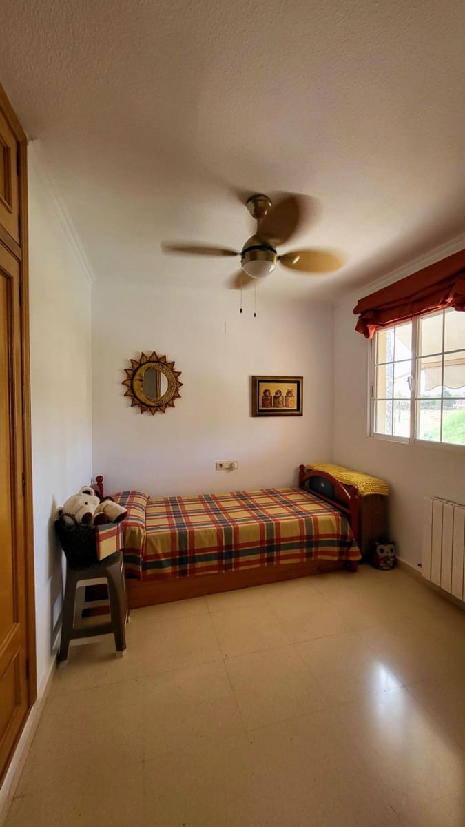 5 makuuhuone Rivitalo myytävänä paikassa San Juan de Alicante / Sant Joan d'Alacant mukana uima-altaan 
autotalli - 596 000 € (Ref: 9984973)