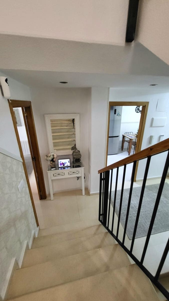5 makuuhuone Rivitalo myytävänä paikassa San Juan de Alicante / Sant Joan d'Alacant mukana uima-altaan 
autotalli - 596 000 € (Ref: 9984973)