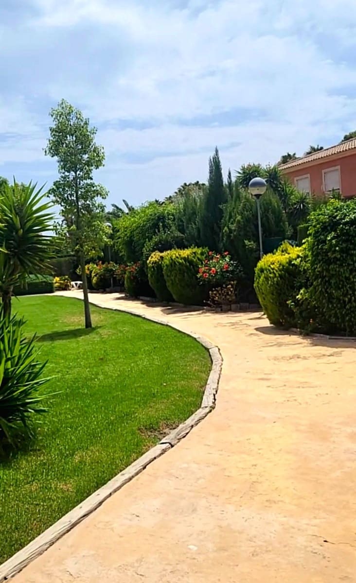 5 makuuhuone Rivitalo myytävänä paikassa San Juan de Alicante / Sant Joan d'Alacant mukana uima-altaan 
autotalli - 596 000 € (Ref: 9984973)
