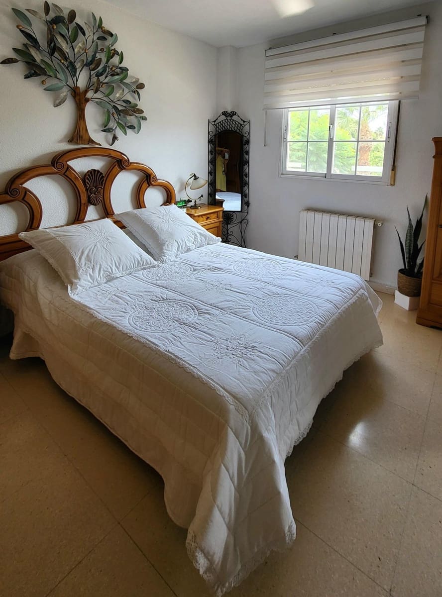 5 makuuhuone Rivitalo myytävänä paikassa San Juan de Alicante / Sant Joan d'Alacant mukana uima-altaan 
autotalli - 596 000 € (Ref: 9984973)