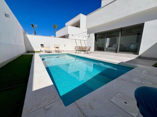 Chalet de 3 habitaciones en Los Dolses, Orihuela en venta - 549.900 € (Ref: 9986841)