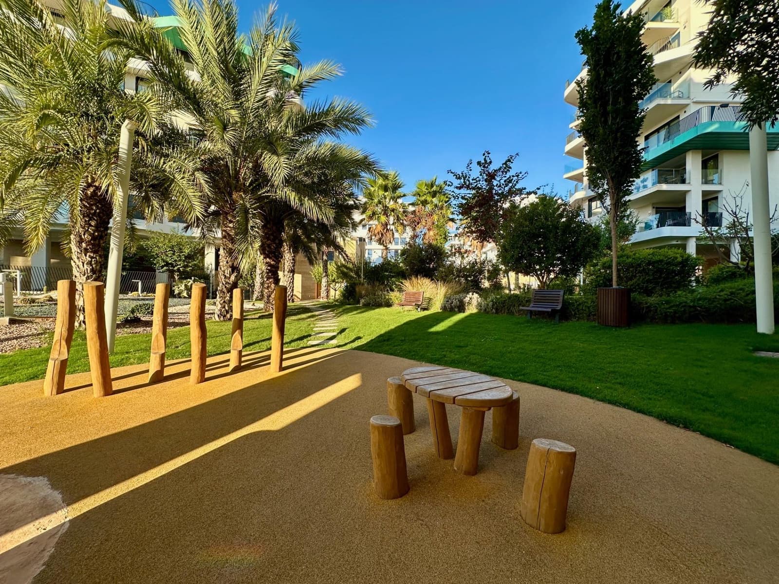 3 bedroom Apartment for rent in La Villajoyosa / Vila Joiosa with pool - € 2,400 (Ref: 9995776)